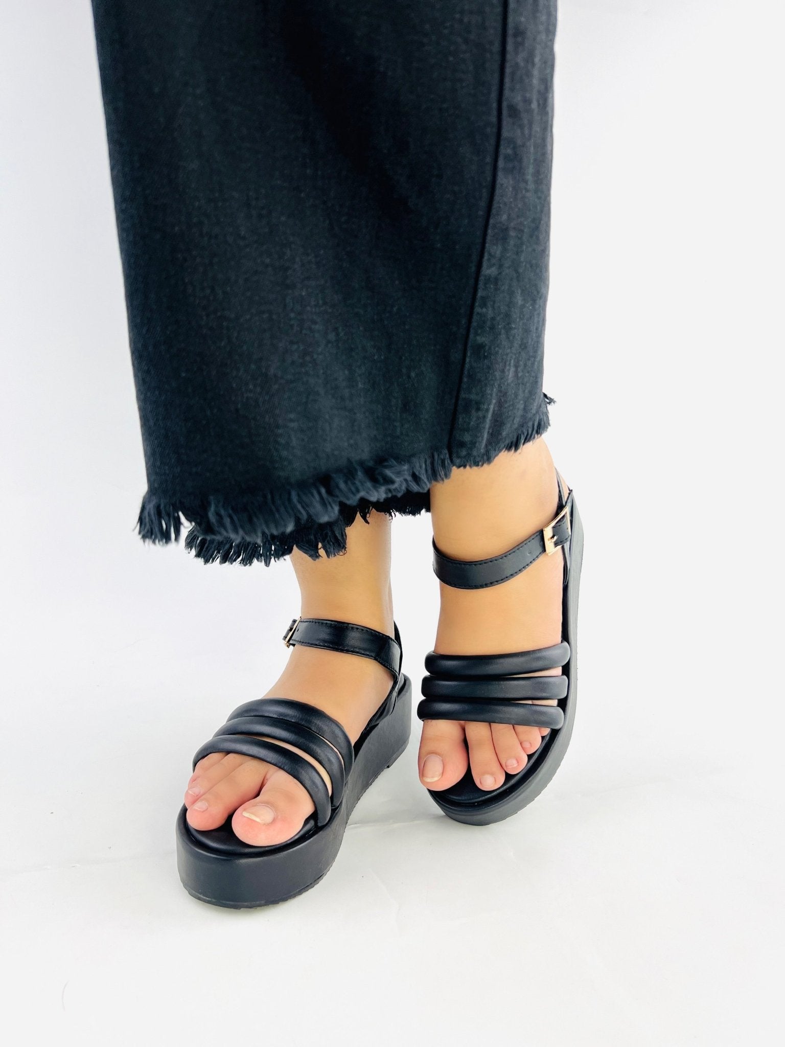 Black Wedge (11027) - Spunkz