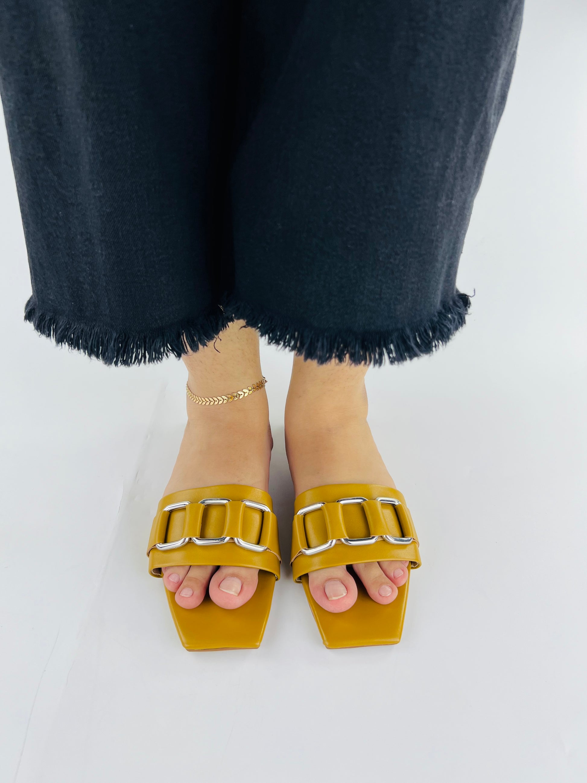 Chain link mustard flats - Spunkz