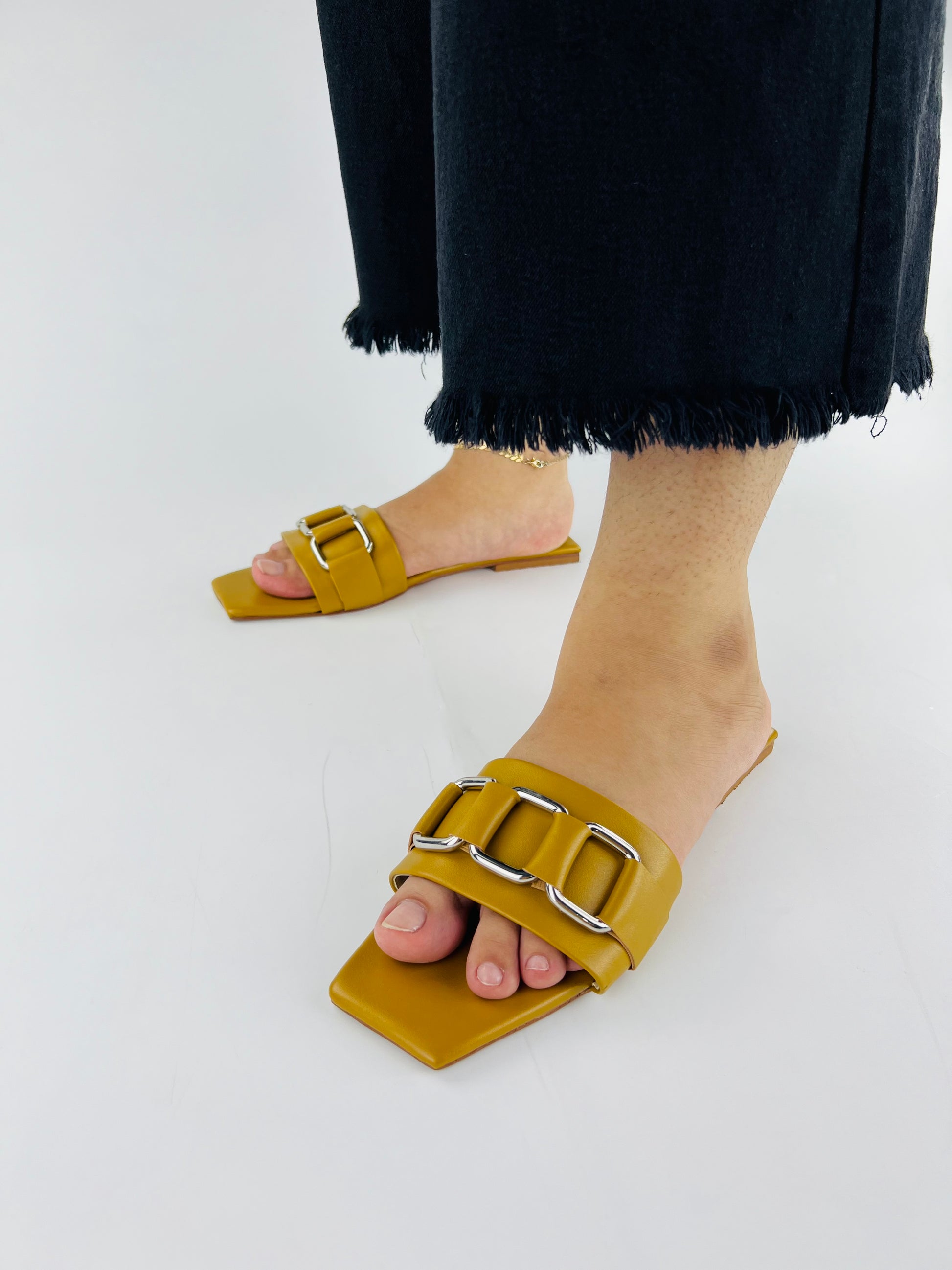 Chain link mustard flats - Spunkz