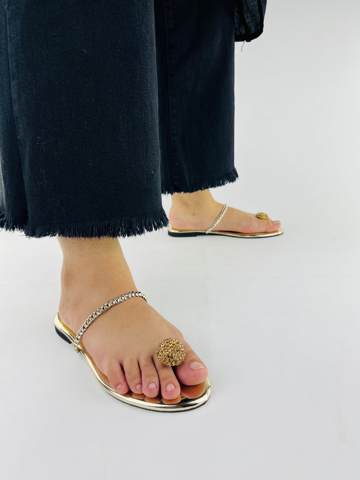 Zinia Gold Toe Ring Flat Slides (11016) - Spunkz