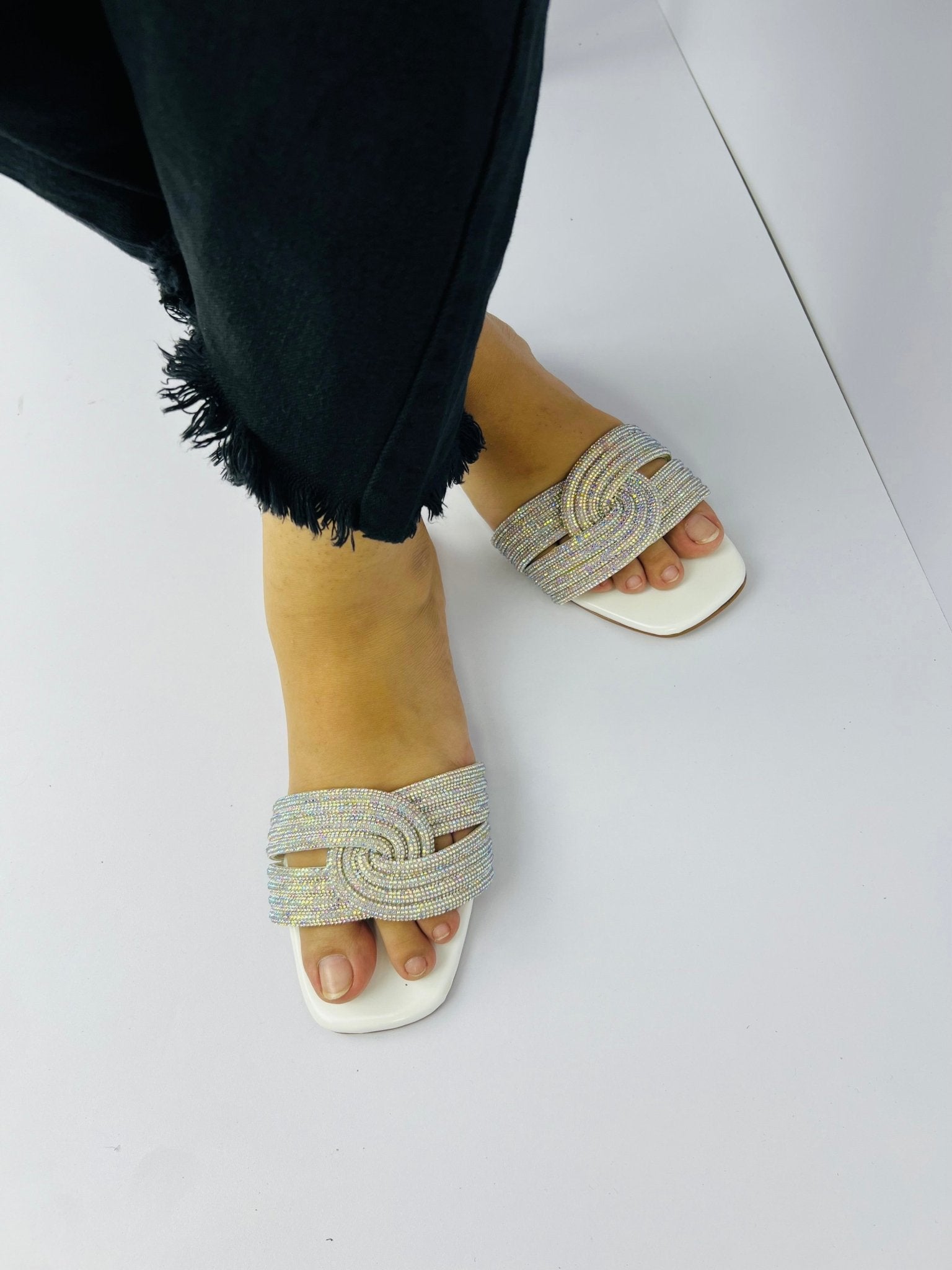 Diamanté White Flat Slides - Spunkz