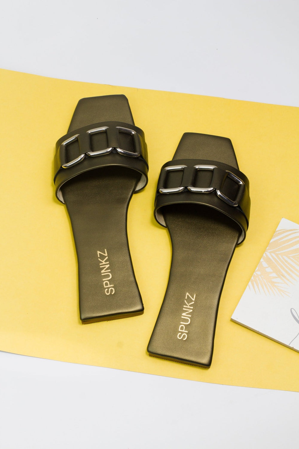 Chain Link Khaki Slippers - Spunkz