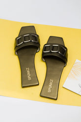 Chain Link Khaki Slippers - Spunkz