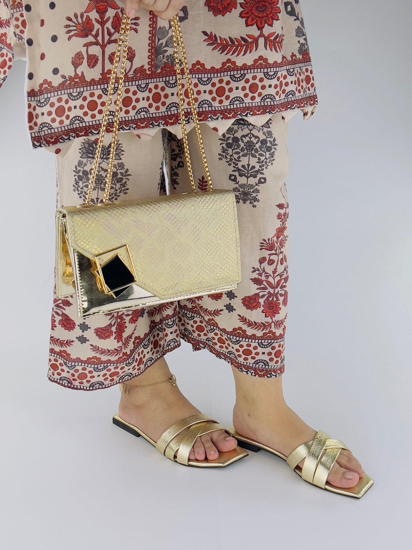 Criss - Cross Gold Flat Slides - Spunkz