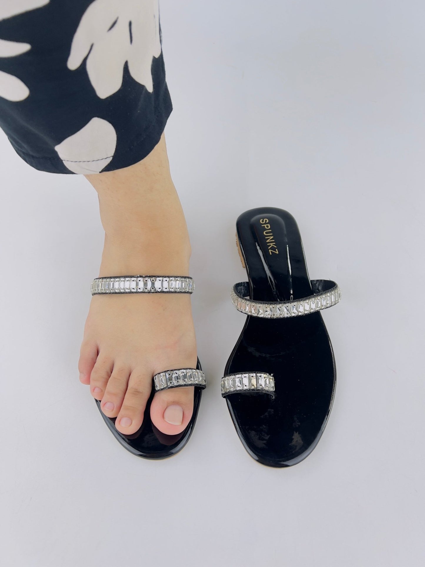 Crystal Strap (Black) - Spunkz