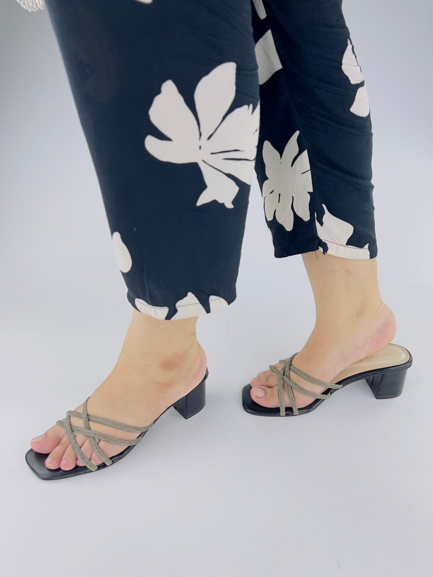 Alba Black (11052) - Spunkz
