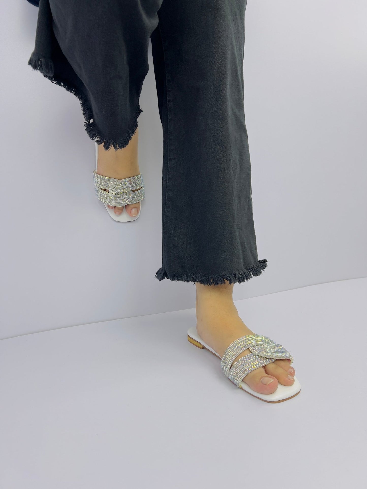 Diamanté White Flat Slides - Spunkz