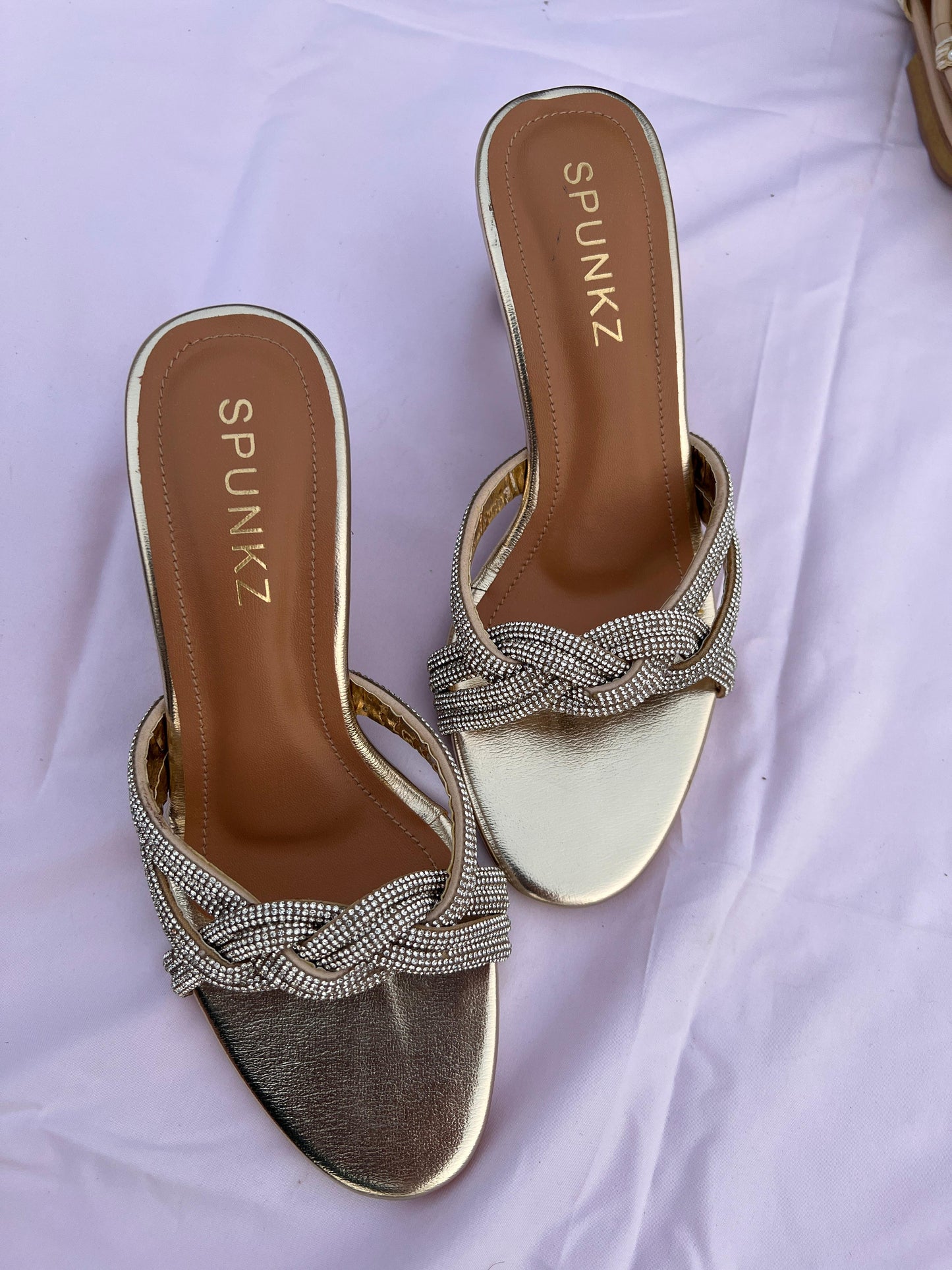Party Heel (Golden)