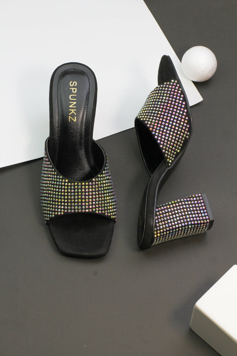 Anja Black (11002) - Spunkz