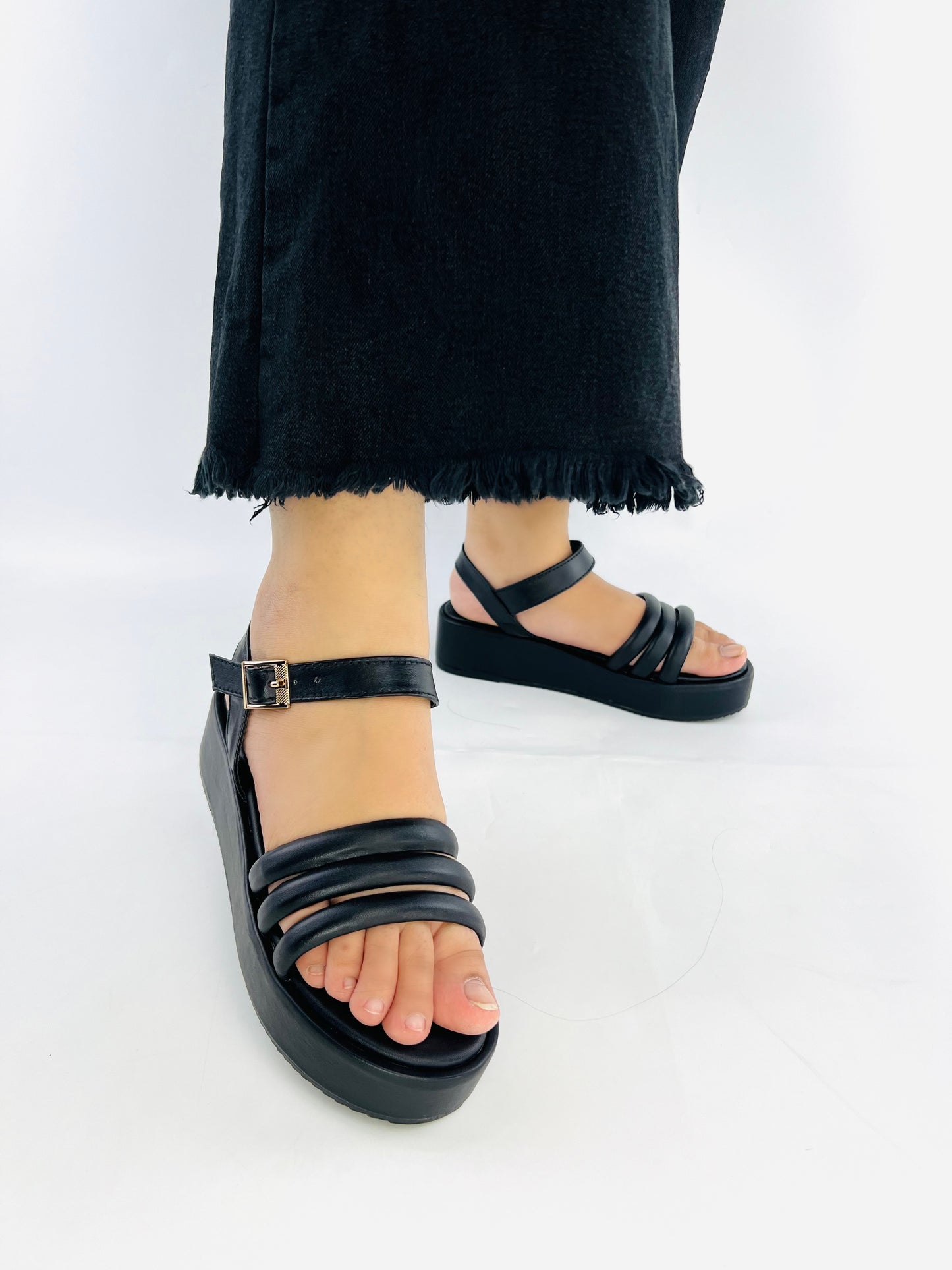 Spunkz Cross Strap Platform Wedge Heel Sandals in Black Faux Leather-11027