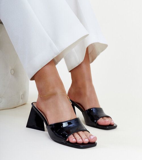 Black Open Toe Triangle Heel Sandals - Spunkz