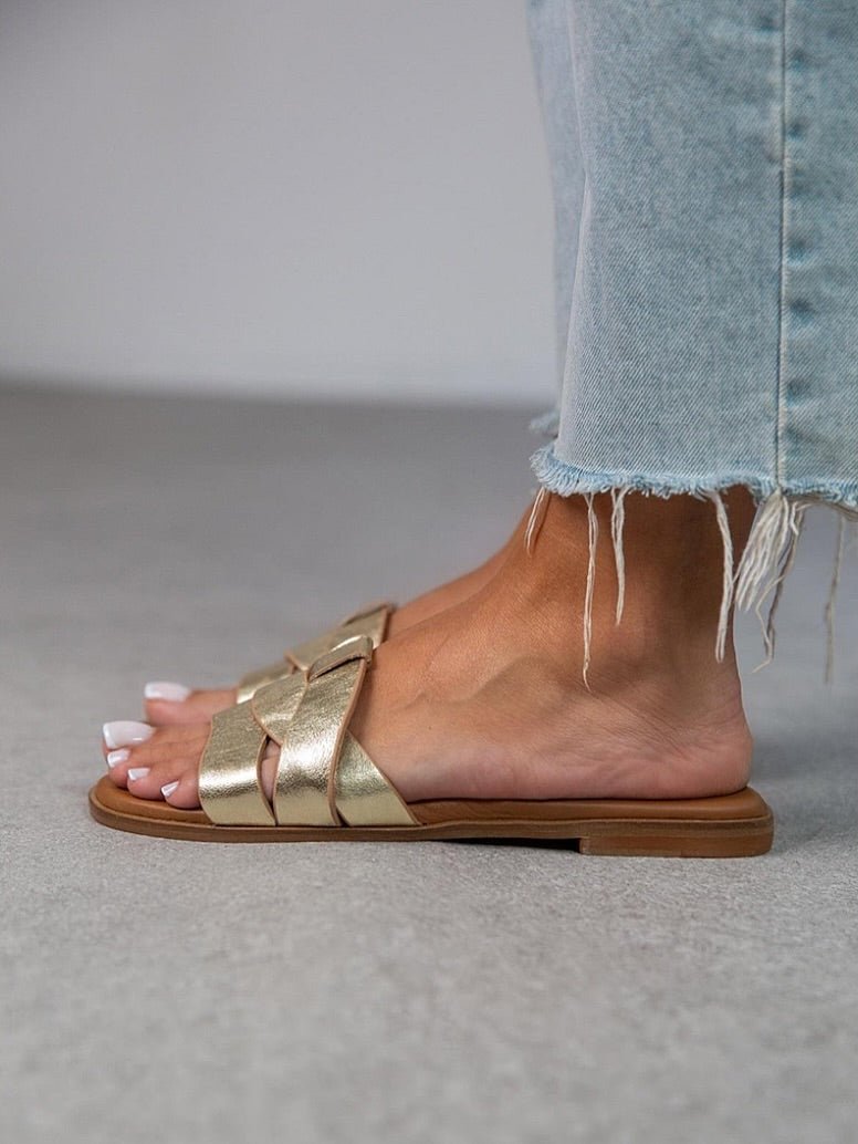 Criss cross Slippers - Spunkz