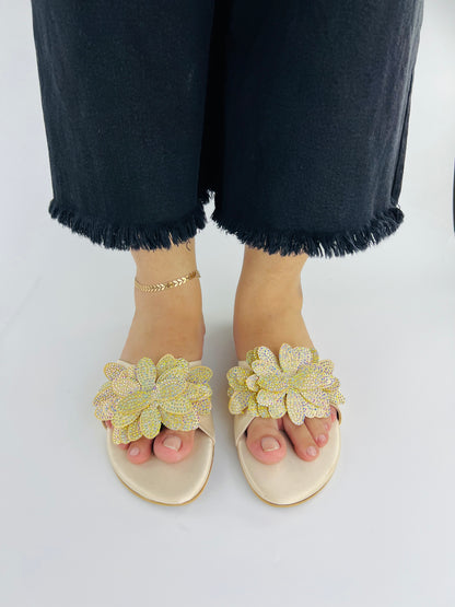 Melena shiny Diamante Blinky Flower Beige Flat Slides