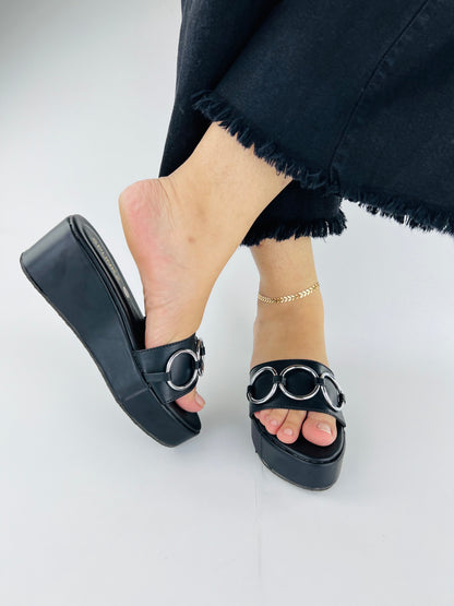 Spunkz Chain Link Wedge Slides in Black