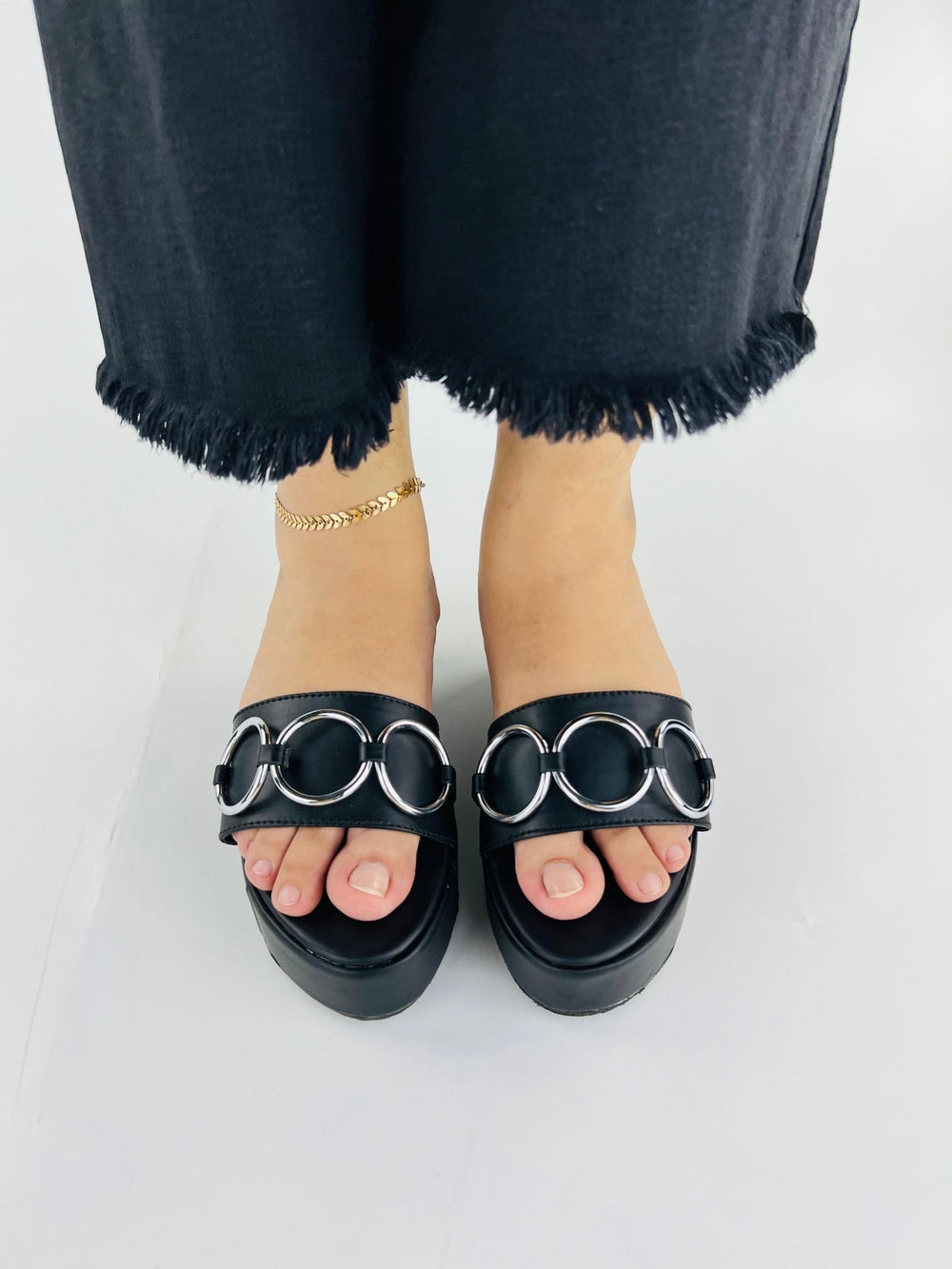 Chain Wedge Black (11041) - Spunkz