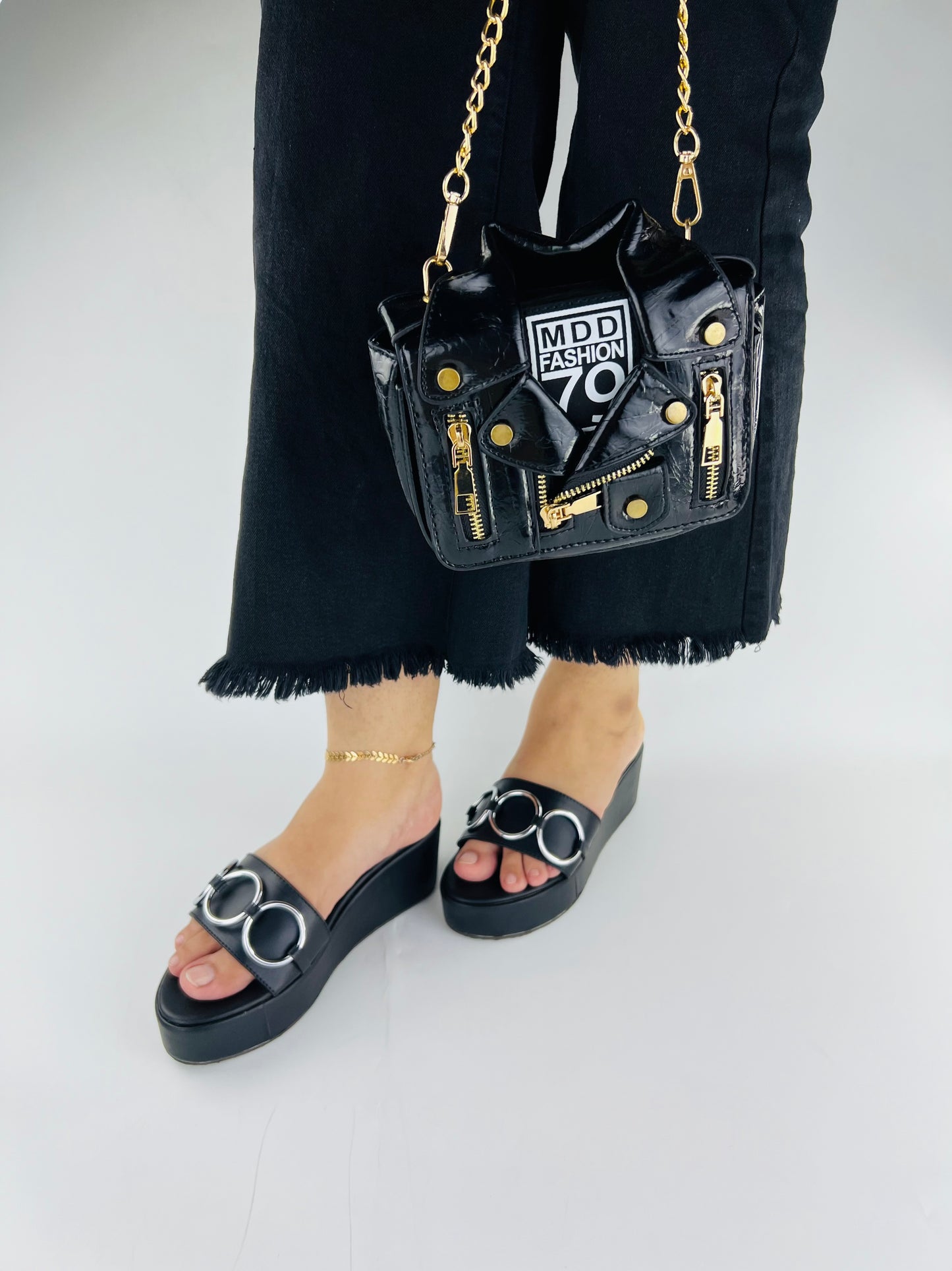 Spunkz Chain Link Wedge Slides in Black