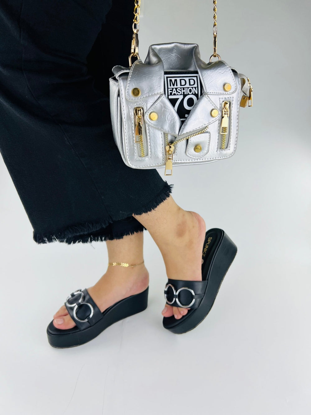 Chain Wedge Black (11041) - Spunkz