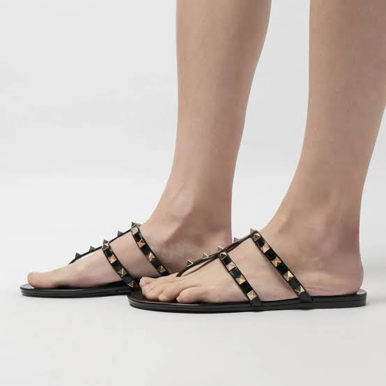 Rockstud Black Thong