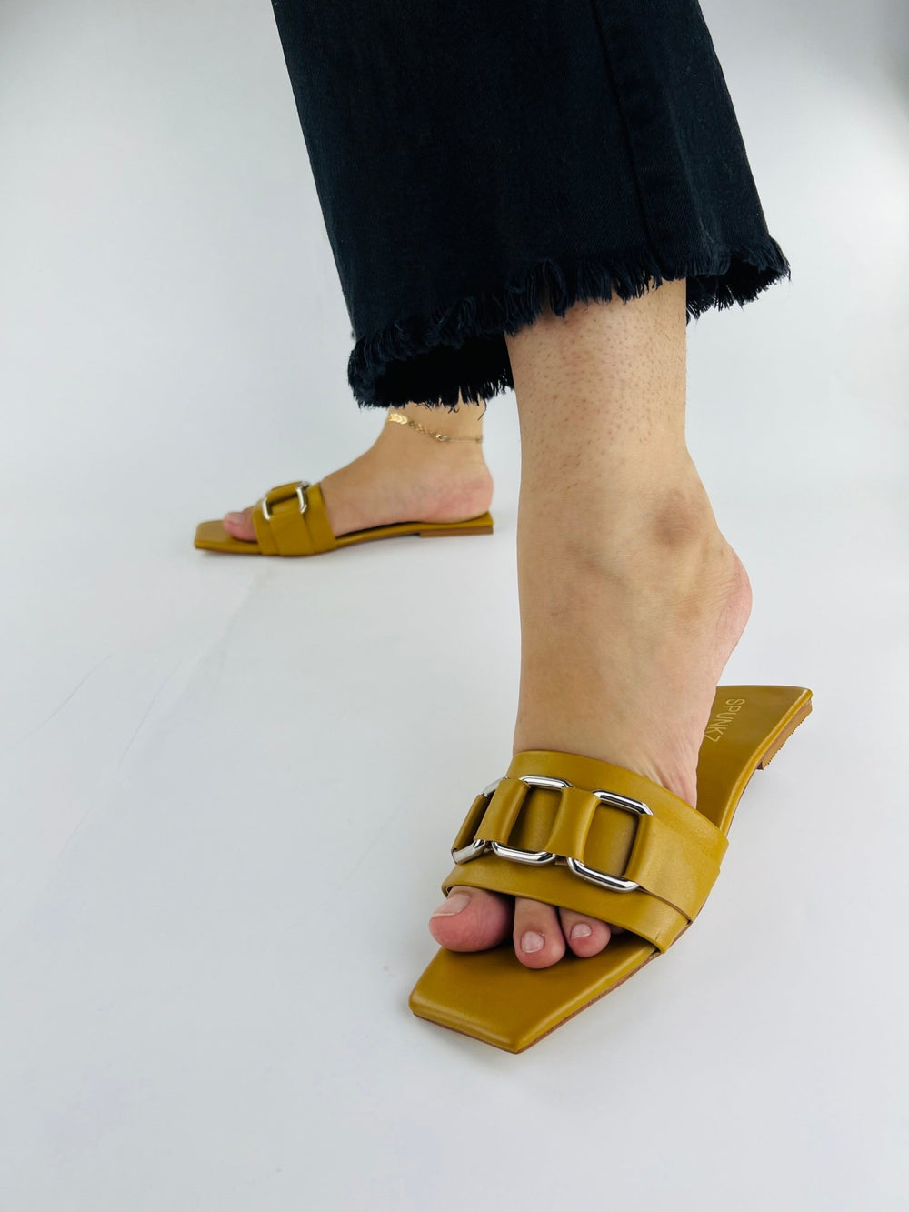 Chain link mustard flats - Spunkz