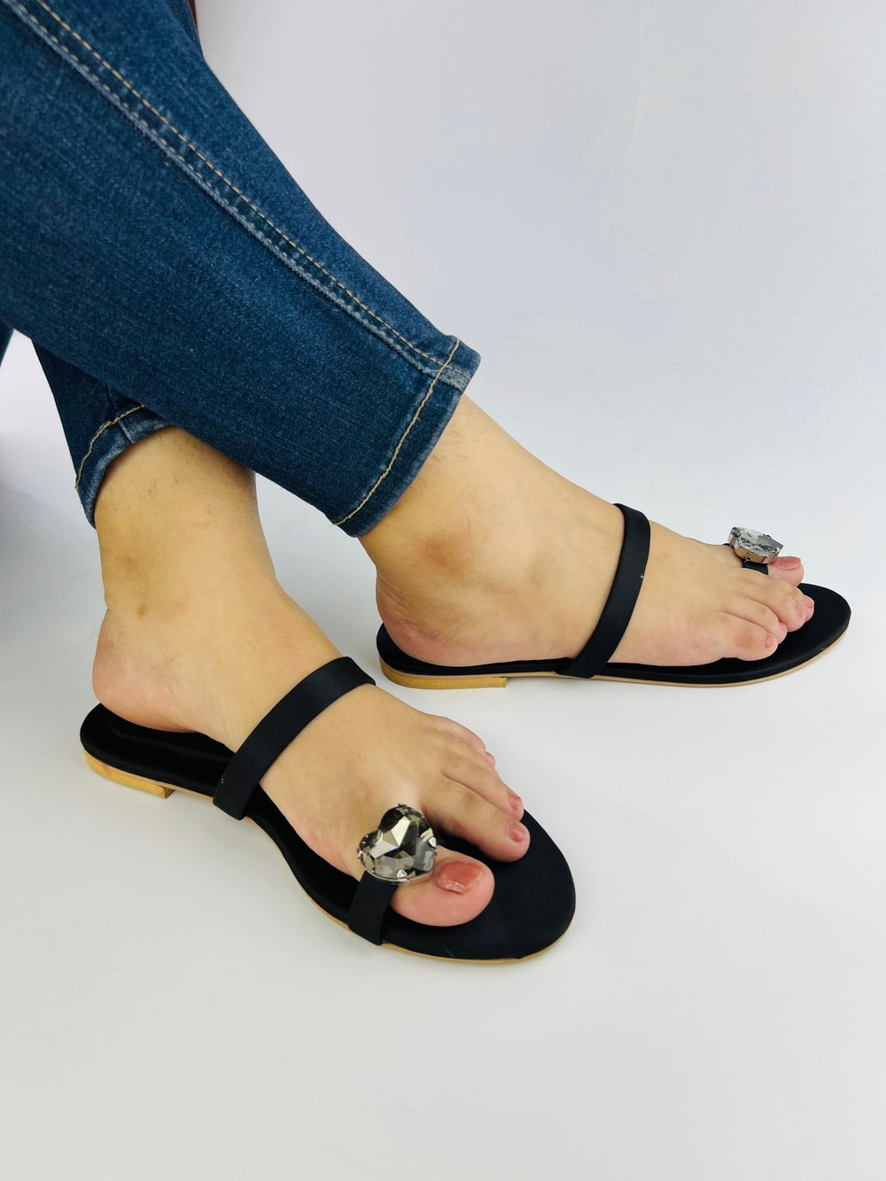 Heart Black Toe Ring Slides (11076) - Spunkz