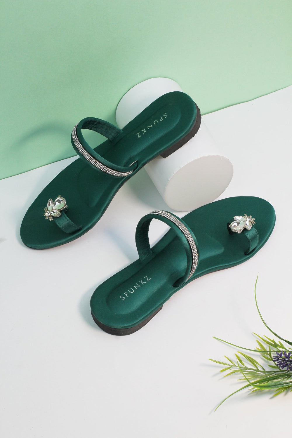 Charyl Green Toe Ring Flats (11025) - Spunkz