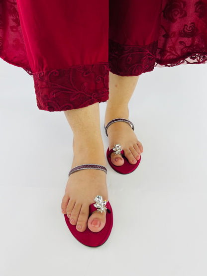 Maaya Toe Ring Diamond Bee Maroon Mash Scarlet Summer Flats