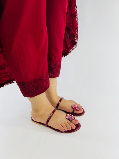 Spunkz Shiny Maroon Floral Toe Ring Fancy Flat Slippers