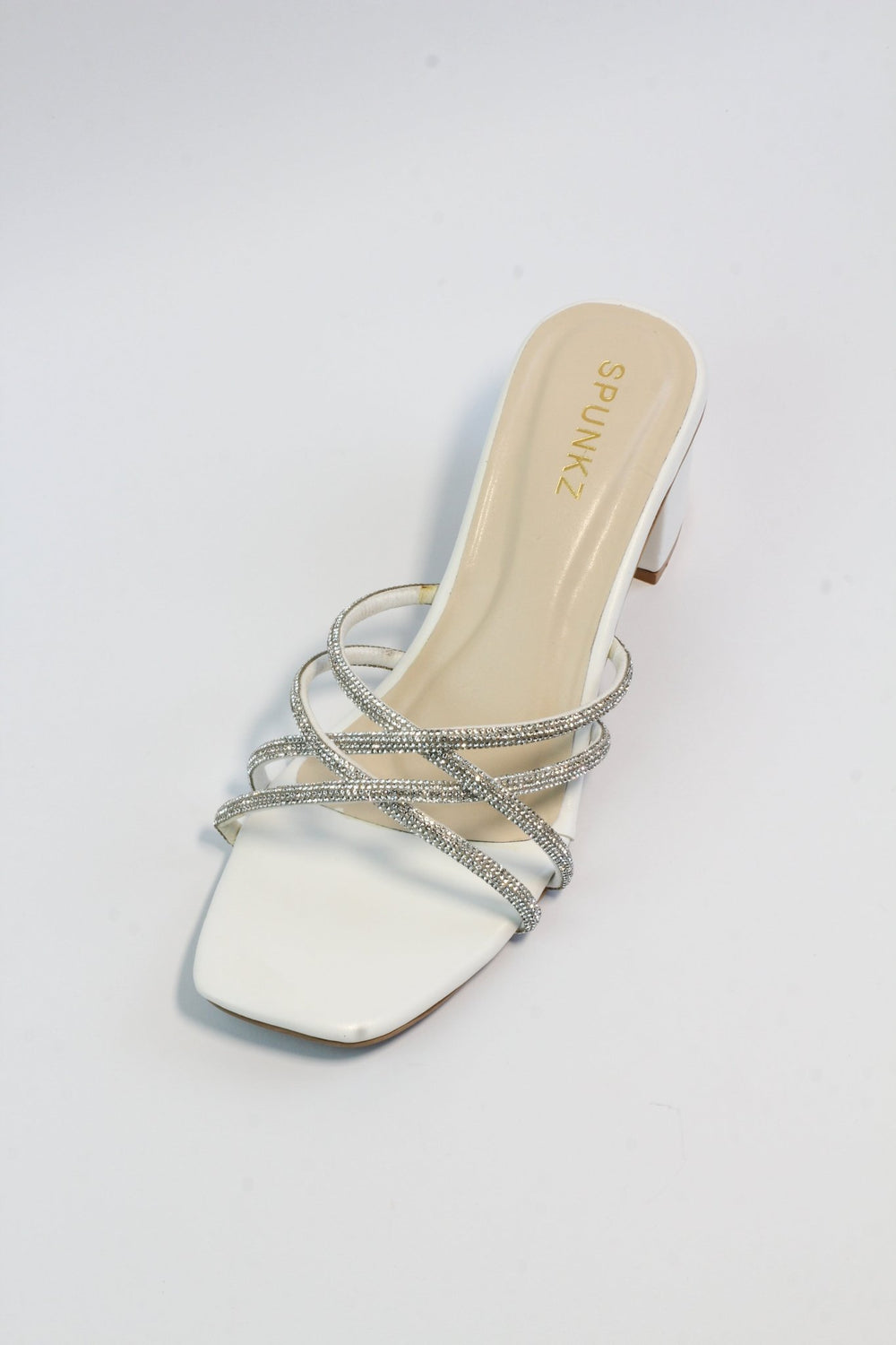 Alba White (11052) - Spunkz