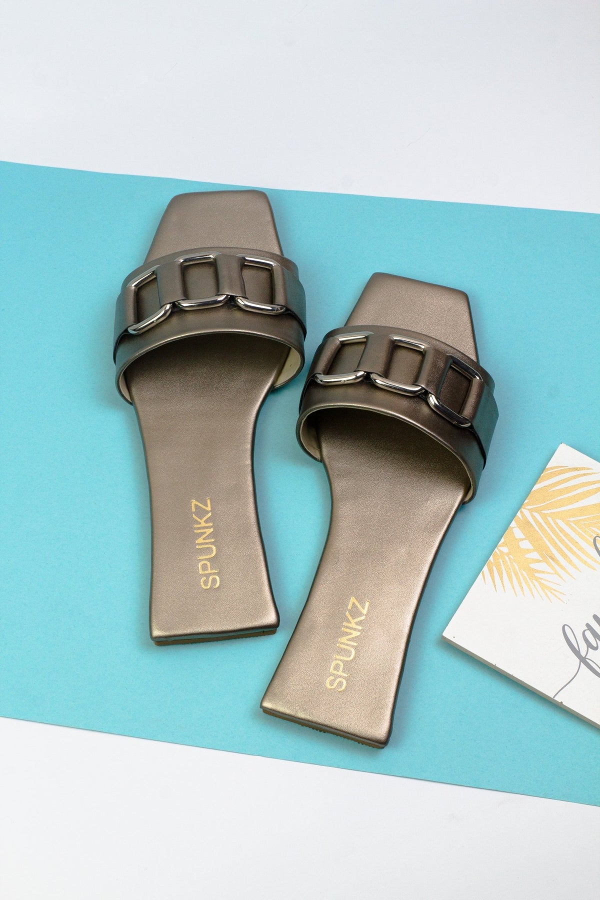 Chain - Link Grey Slippers - Spunkz