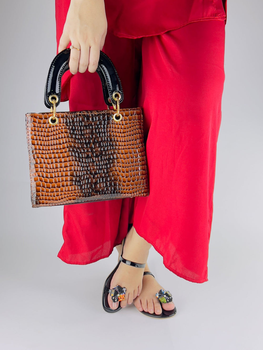 Floral Black Slippers (11014) - Spunkz