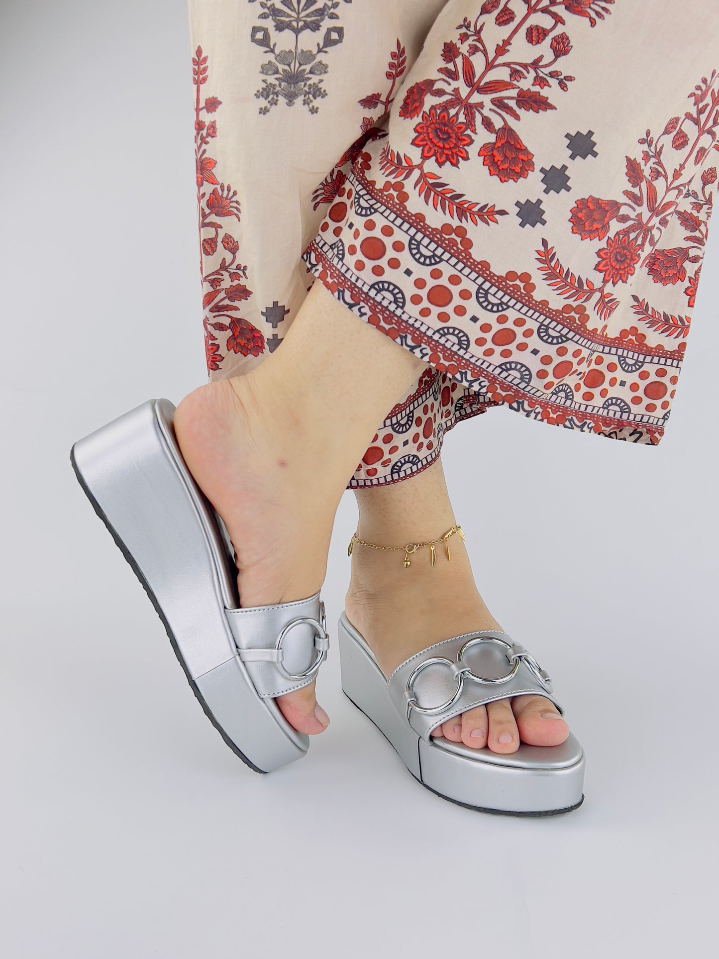 Spunkz Silver Chain Link Platform Wedge Slides - Spunkz