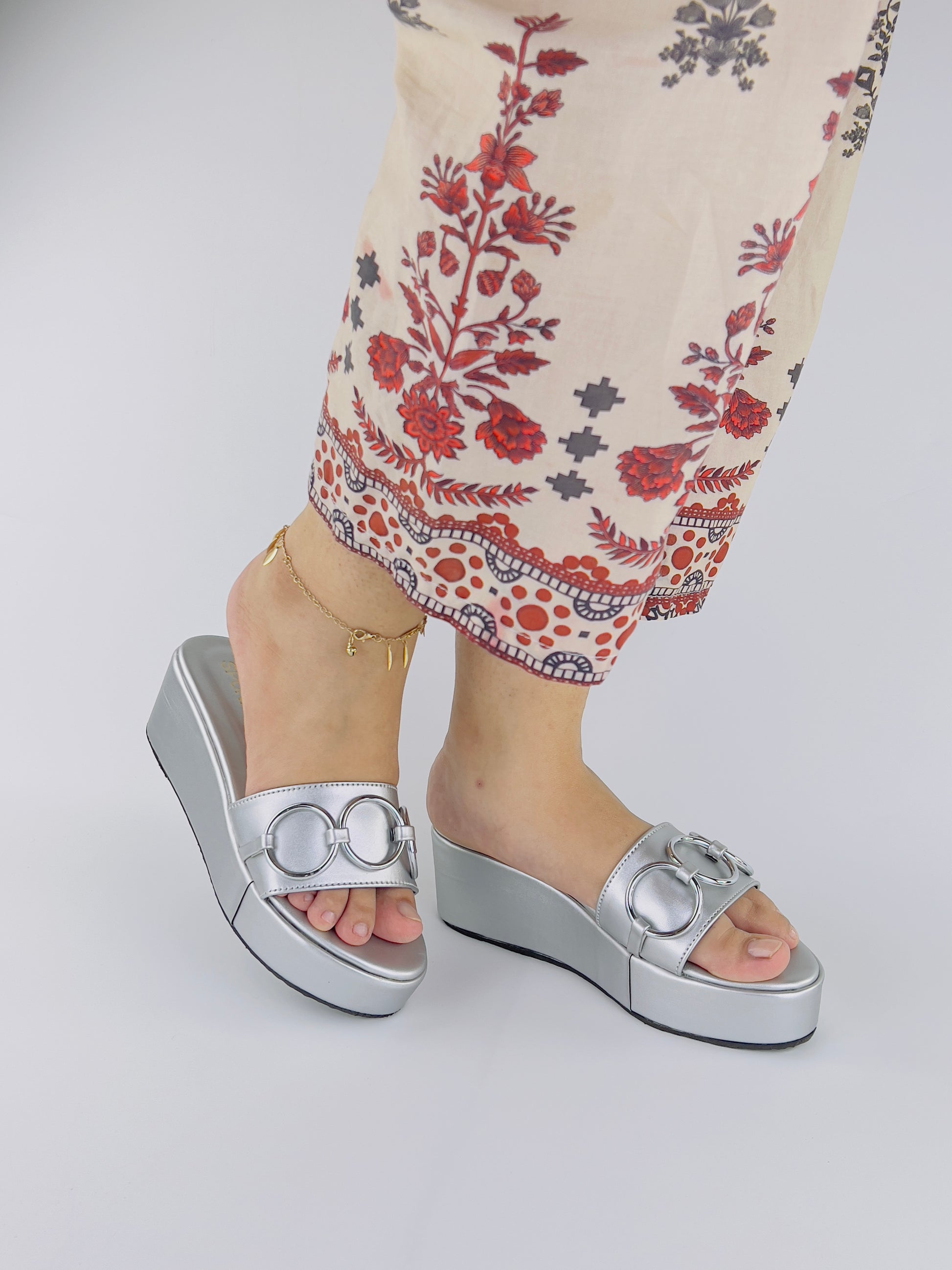 Spunkz Silver Chain Link Platform Wedge Slides - Spunkz