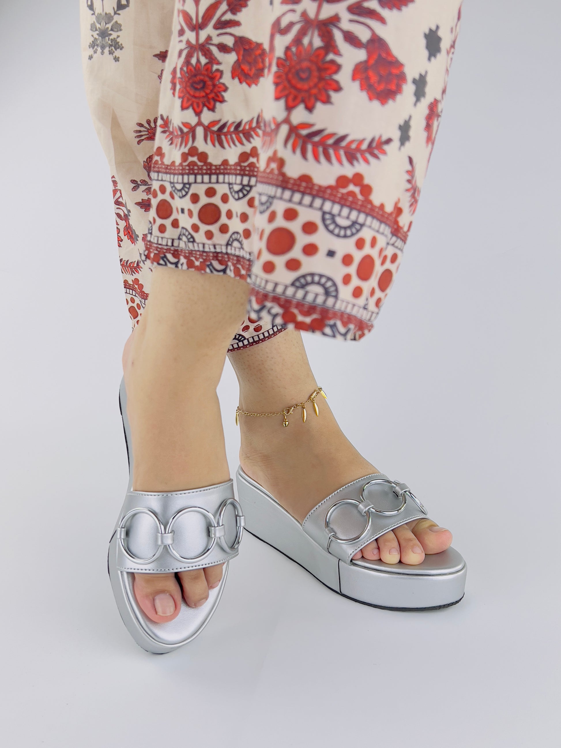 Spunkz Silver Chain Link Platform Wedge Slides - Spunkz