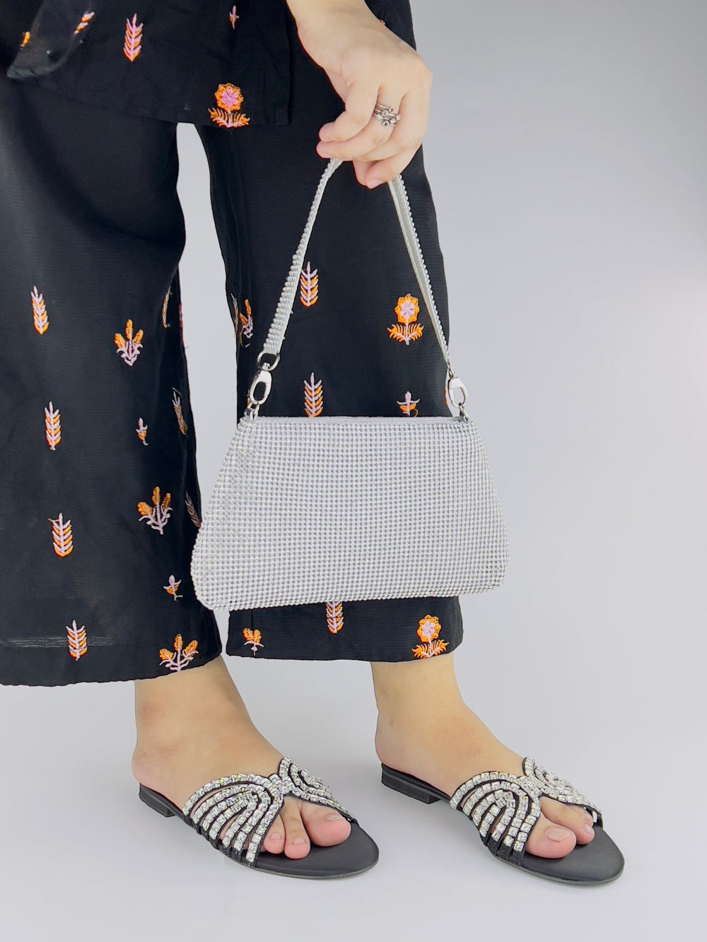 Jamie Black Flat Slippers (11035) - Spunkz