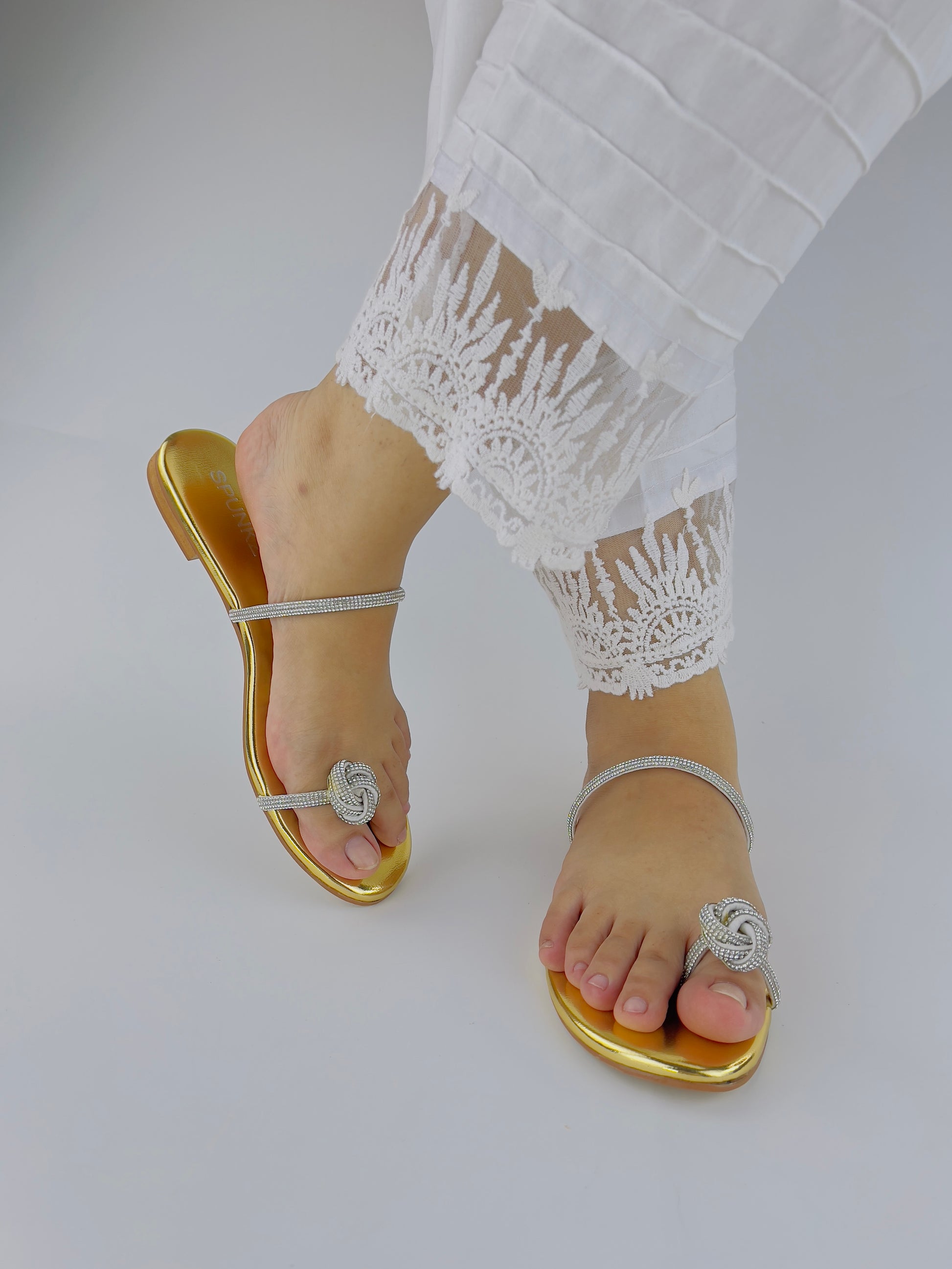 Cyra Shiny Gold Sparkly Twist Knotted Toe Ring Flat Slides - Spunkz