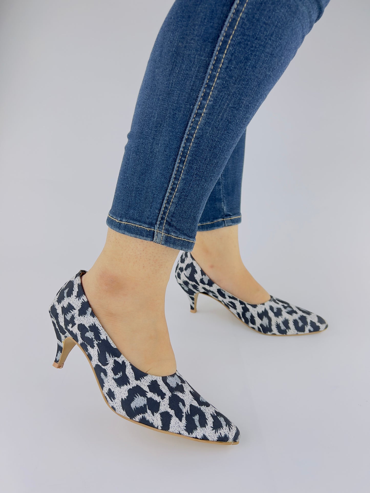 Sissy Leopard Print Black-White Pumps Heels - Spunkz