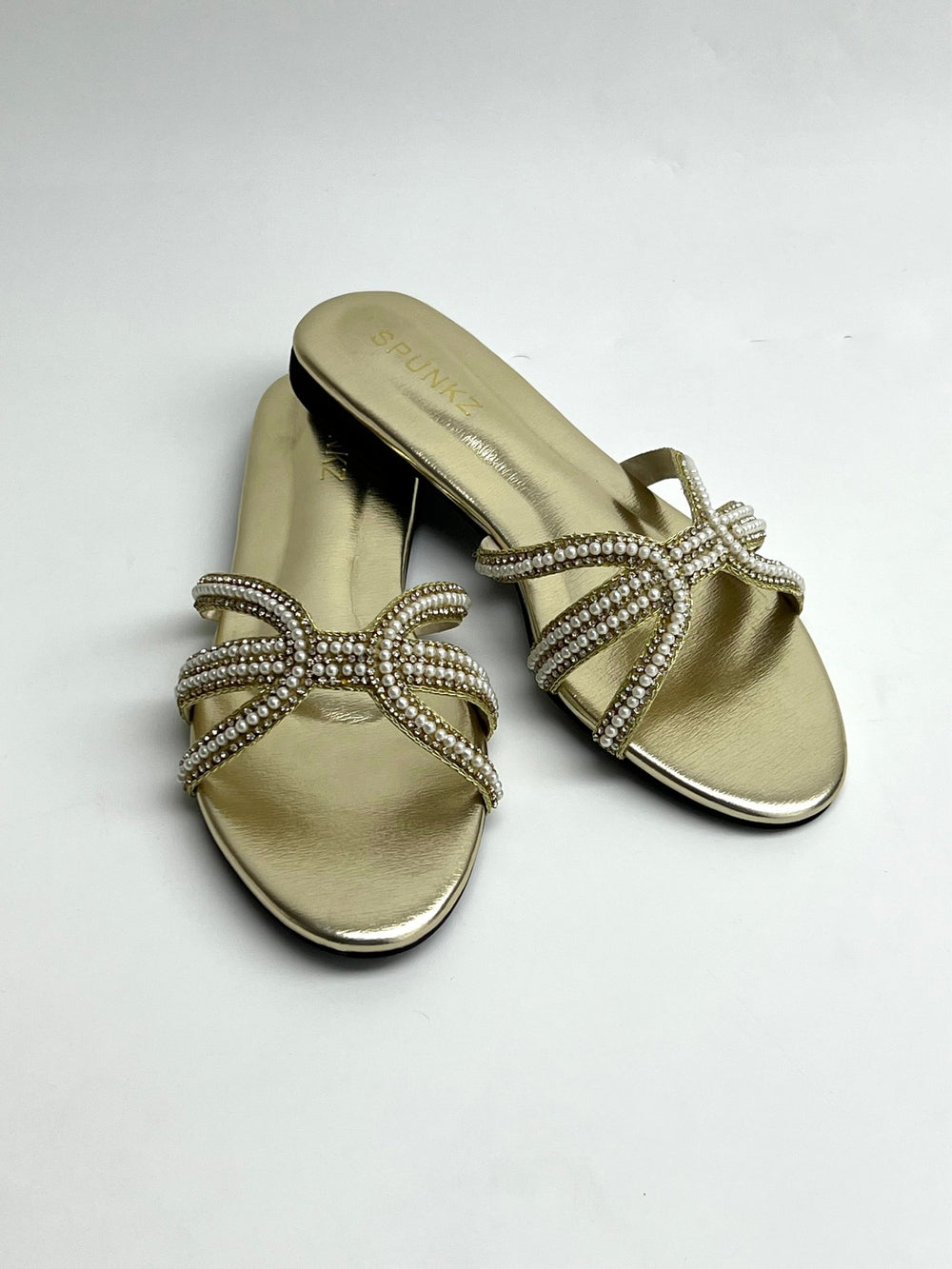Golden Pearl Straps Slipper - Spunkz