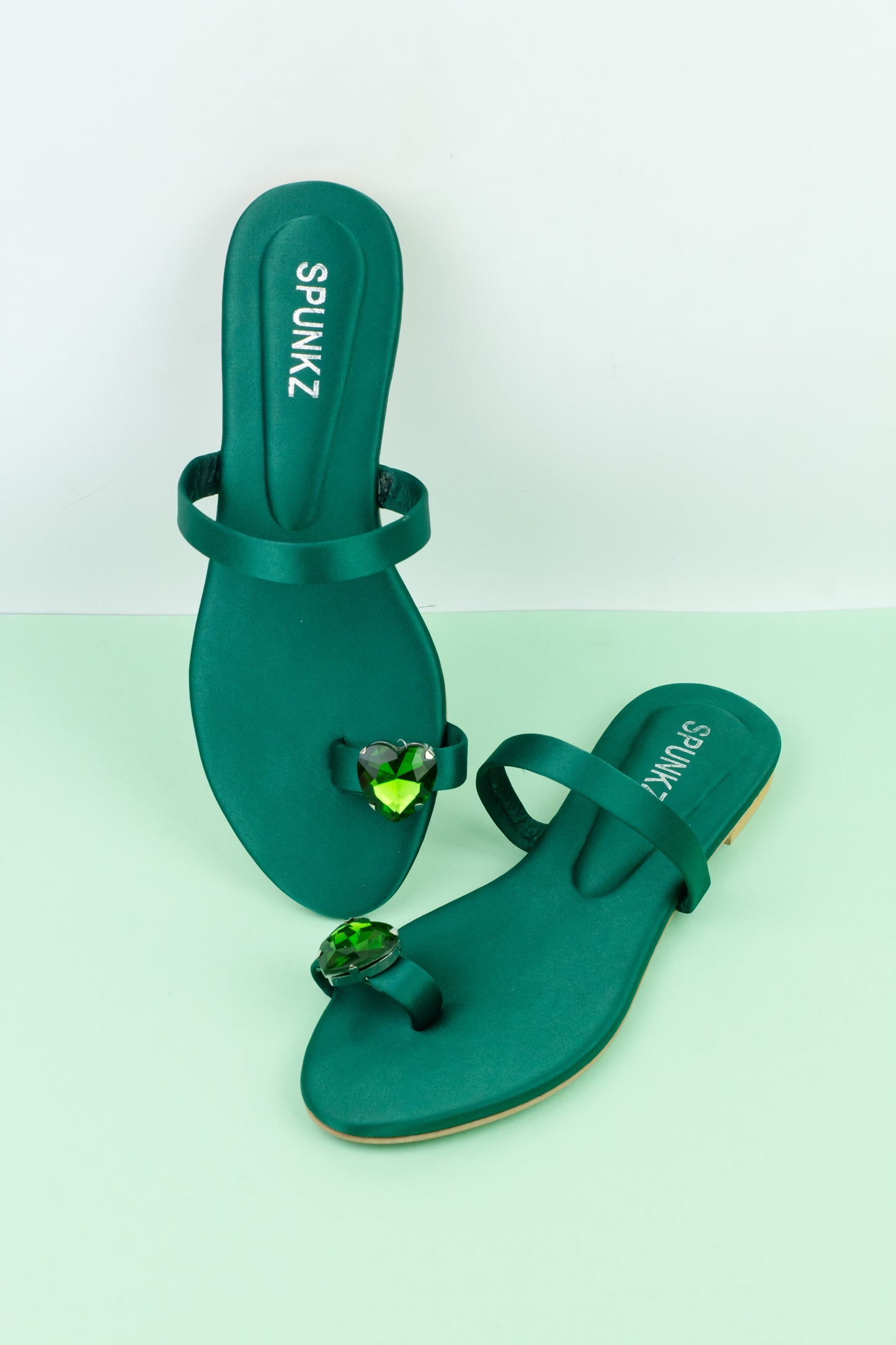 Spunkz Emerald Green Heart Shape Diamond Toe Ring Flats - Spunkz