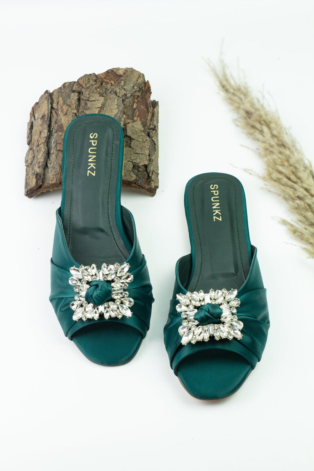 Green Brooch Flat Slippers (11033) - Spunkz