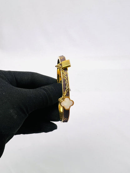 Gold Bracelets in Pakistan - Spunkz