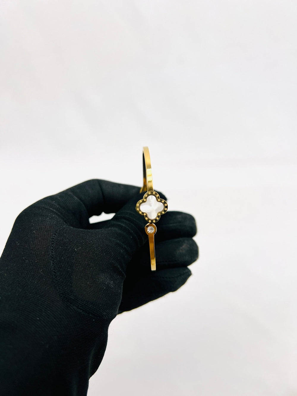 Gold Bracelets in Pakistan - Spunkz