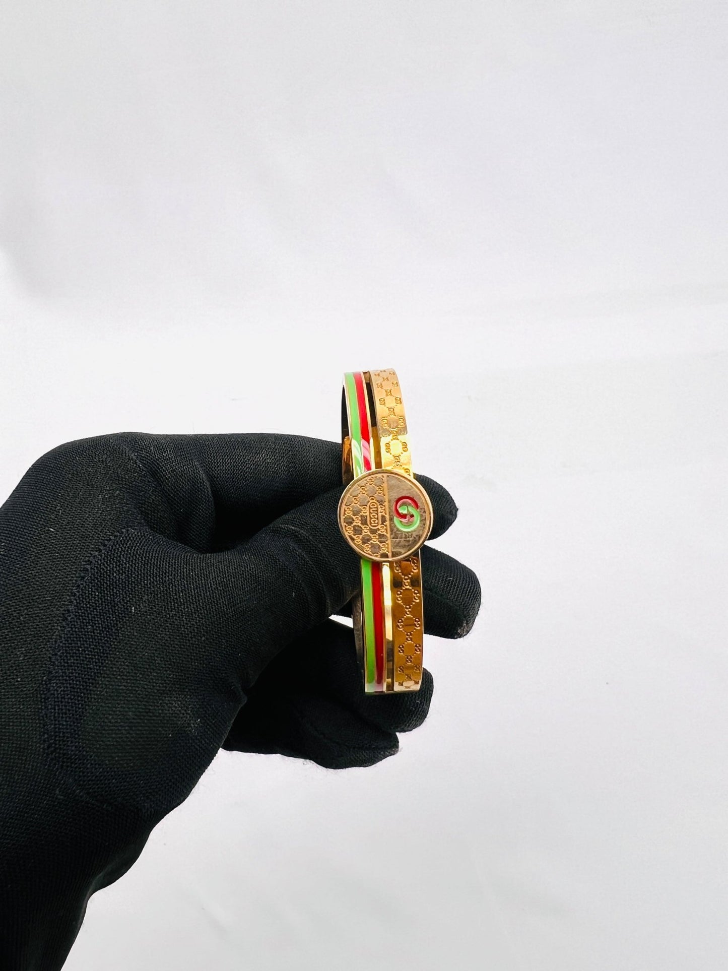 Gold Bracelets in Pakistan - Spunkz