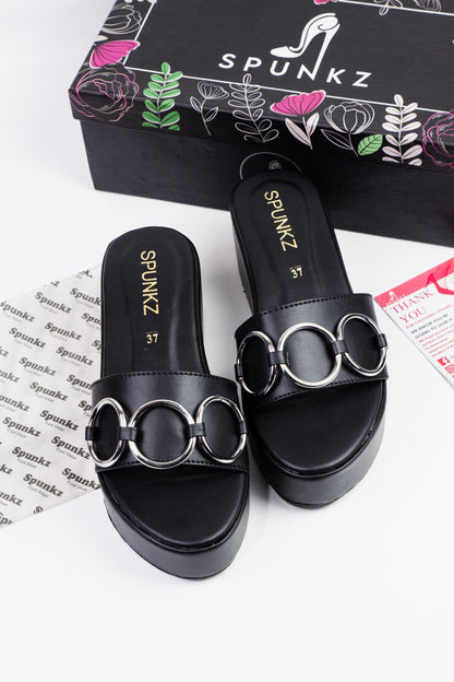 Spunkz Chain Link Wedge Slides in Black - Spunkz