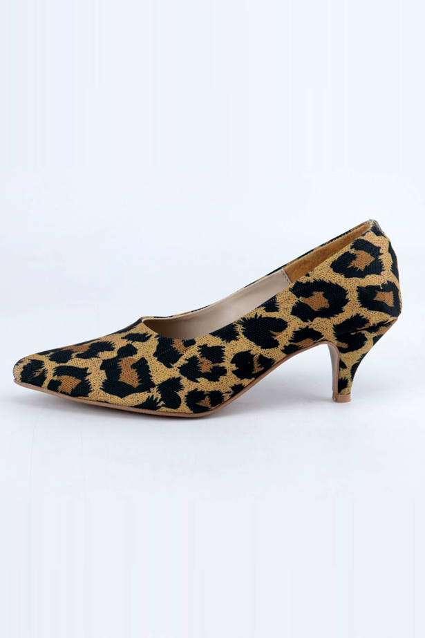 Leopard print pumps size 11 best sale