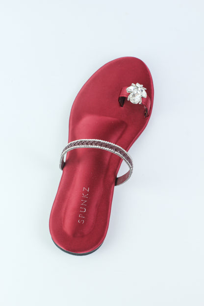 Maaya Toe Ring Diamond Bee Maroon Mash Scarlet Summer Flats - Spunkz