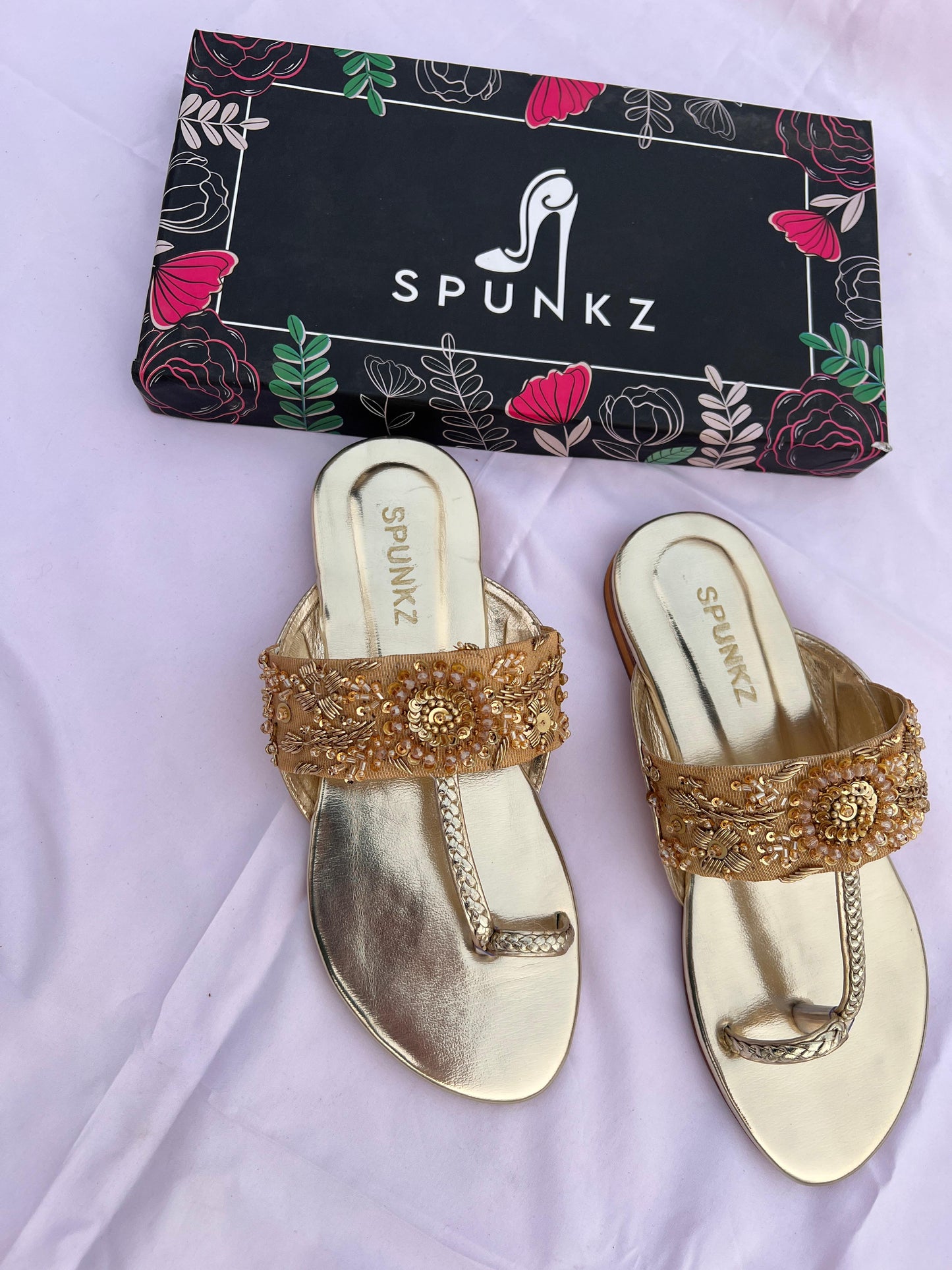 kolhapuri chappal (Golden)