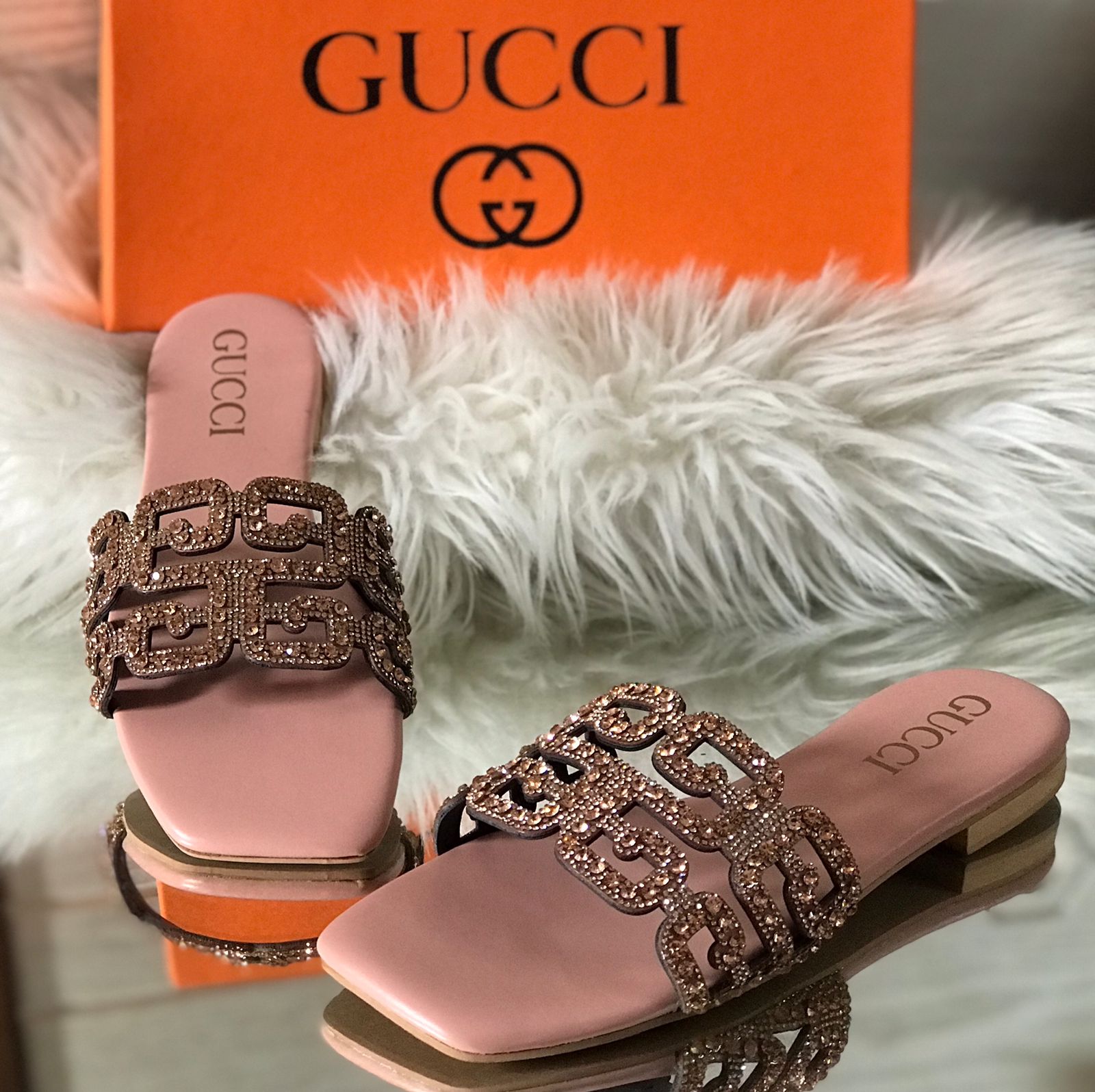 Sofia Flat Sandals (Peach)