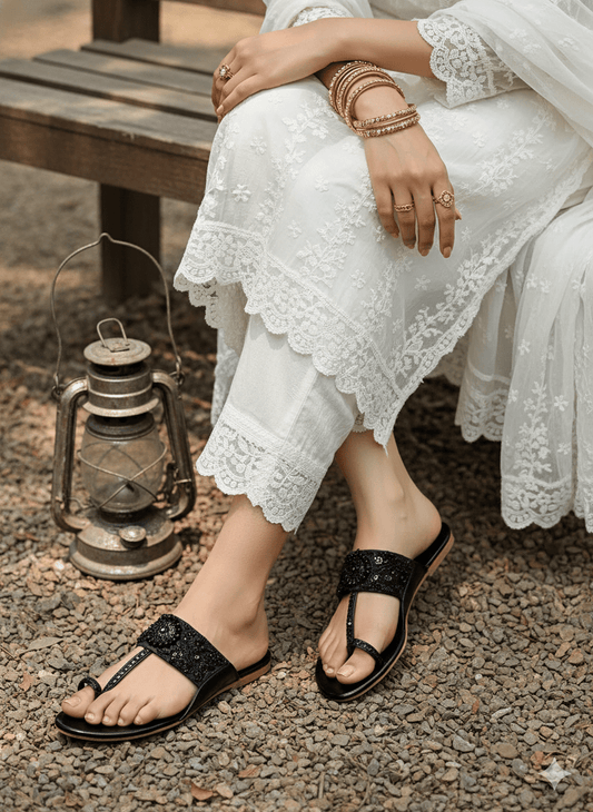 Kolhapuri Chappal (Black) - Spunkz