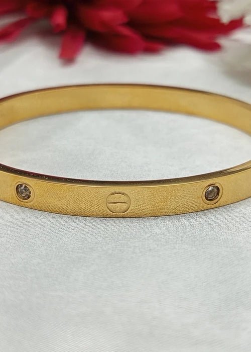 Gold Classic Love Bracelet - Spunkz