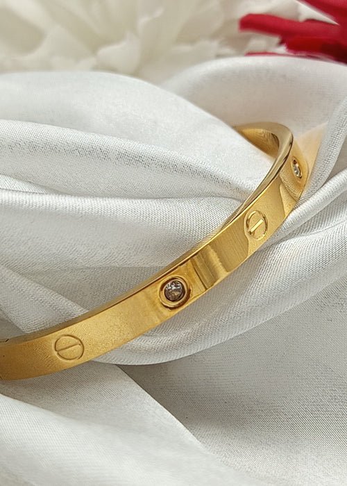 Gold Classic Love Bracelet - Spunkz